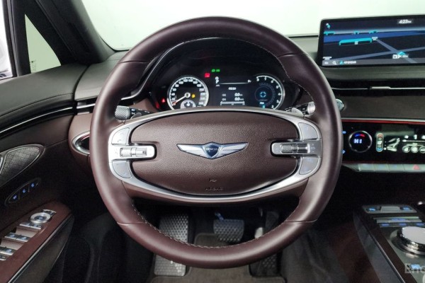 2021 Genesis GV70 с пробегом 73 836 км