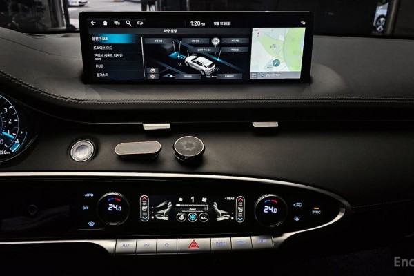 2021 Genesis GV70 с пробегом 102 526 км