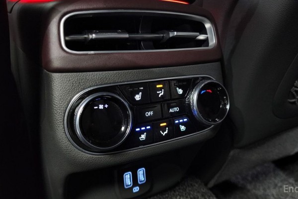 2021 Genesis GV70 с пробегом 73 836 км