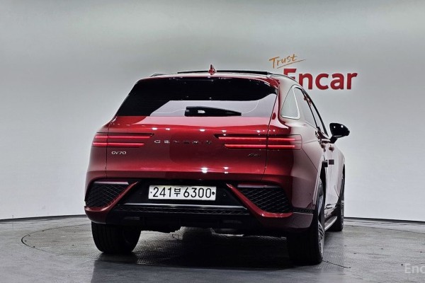 2021 Genesis GV70 с пробегом 119 810 км