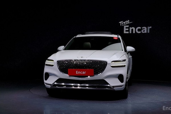 2021 Genesis GV70 с пробегом 68 946 км