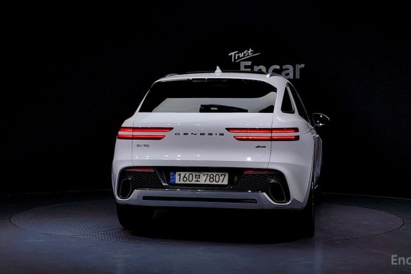 2021 Genesis GV70 с пробегом 68 946 км