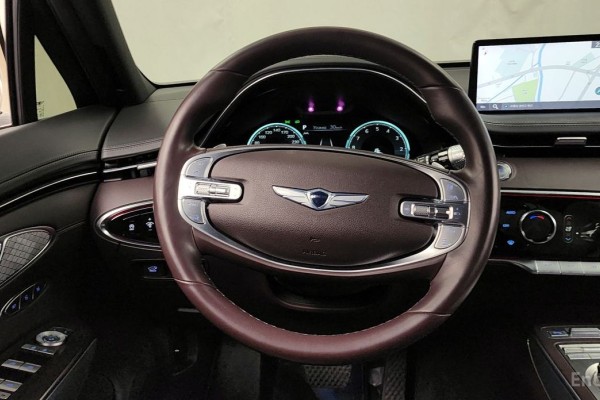 2021 Genesis GV70 с пробегом 78 620 км