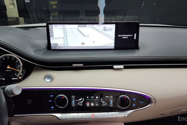 2021 Genesis GV70 с пробегом 68 946 км