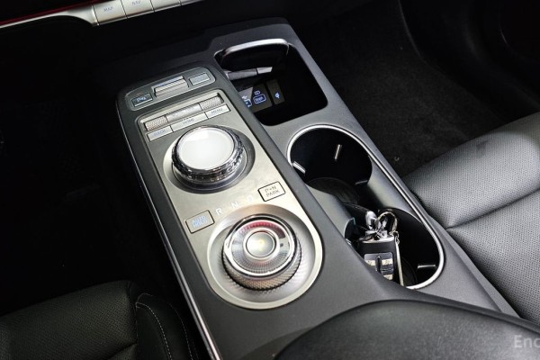 2021 Genesis GV70 с пробегом 132 062 км