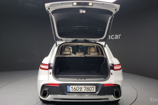 2021 Genesis GV70 с пробегом 68 946 км