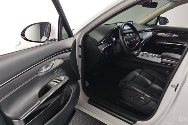 2021 Genesis GV70 с пробегом 132 062 км