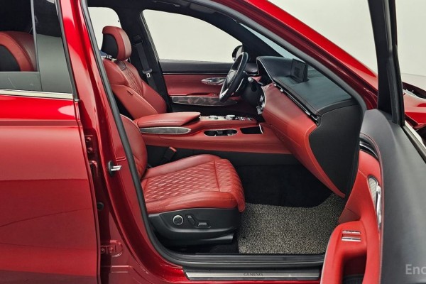 2021 Genesis GV70 с пробегом 119 810 км