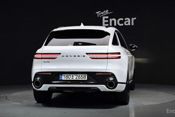 2022 Genesis GV70 с пробегом 46 799 км