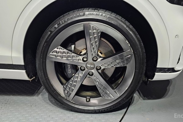 2022 Genesis GV70 с пробегом 46 799 км