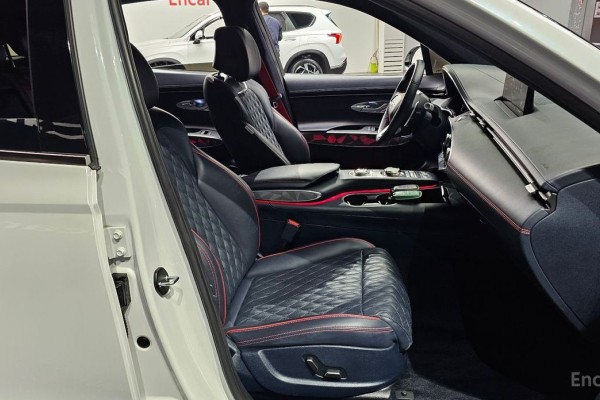 2022 Genesis GV70 с пробегом 46 799 км