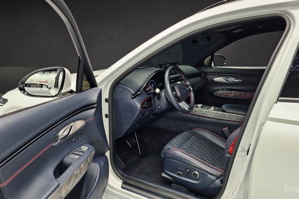 2022 Genesis GV70 с пробегом 46 799 км