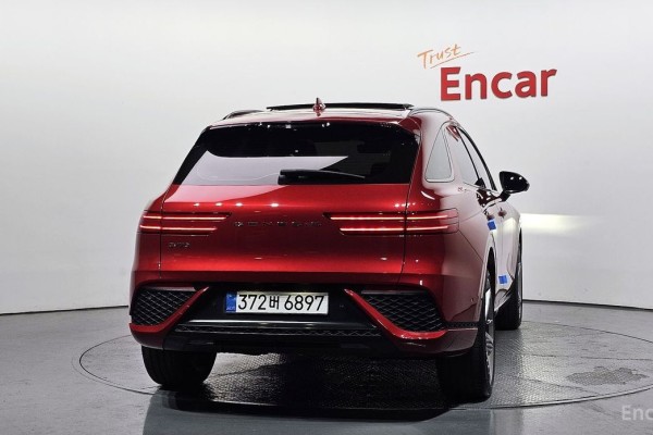 2021 Genesis GV70 с пробегом 104 687 км