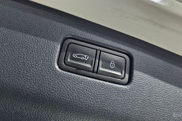 2022 Genesis GV70 с пробегом 46 799 км