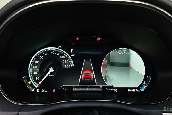 2021 Genesis GV70 с пробегом 104 687 км