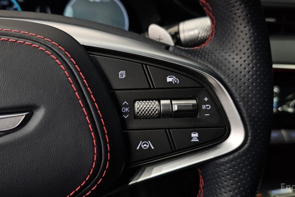 2022 Genesis GV70 с пробегом 46 799 км