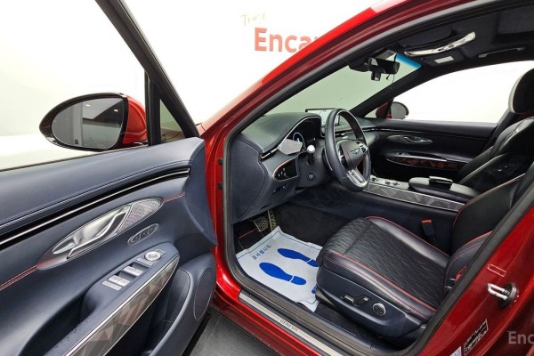 2021 Genesis GV70 с пробегом 104 687 км