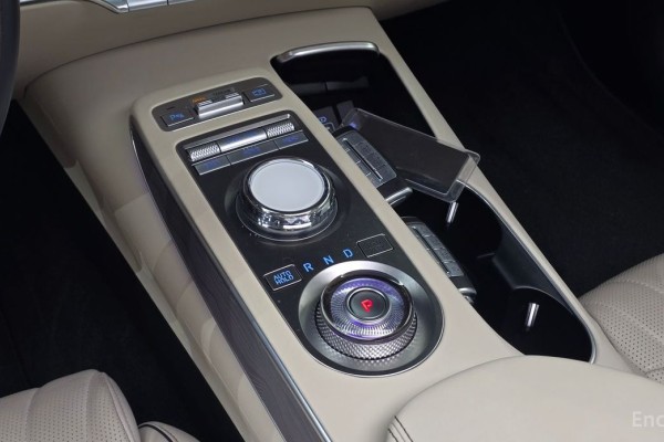 2021 Genesis GV70 с пробегом 146 256 км