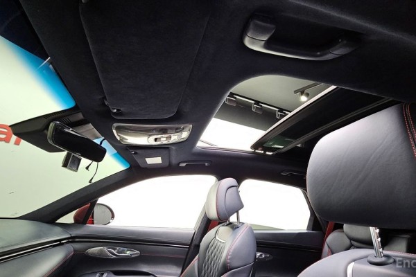 2021 Genesis GV70 с пробегом 104 687 км