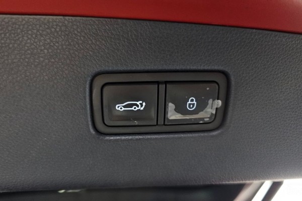 2021 Genesis GV70 с пробегом 104 687 км