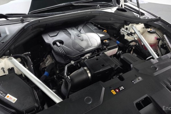 2022 Genesis GV70 с пробегом 68 002 км