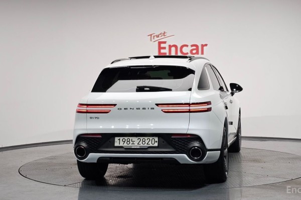 2021 Genesis GV70 с пробегом 46 545 км