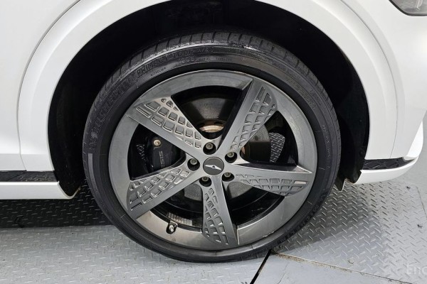 2021 Genesis GV70 с пробегом 82 922 км