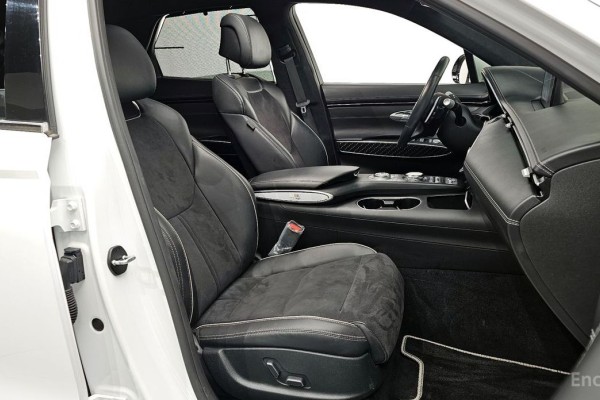 2021 Genesis GV70 с пробегом 82 922 км