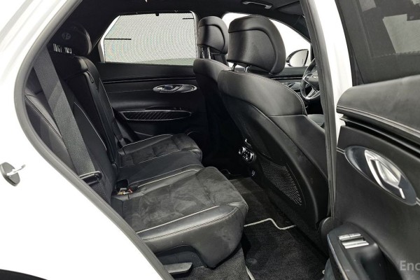 2021 Genesis GV70 с пробегом 82 922 км