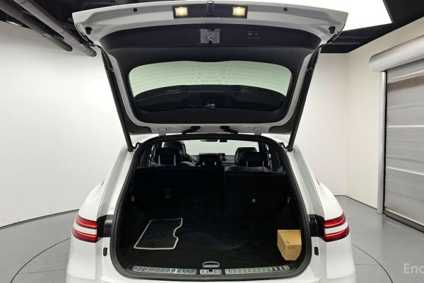 2021 Genesis GV70 с пробегом 82 922 км