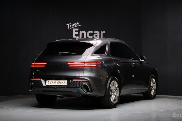 2021 Genesis GV70 с пробегом 45 407 км