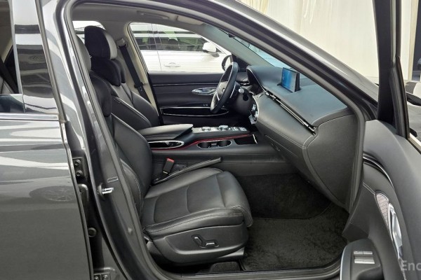 2021 Genesis GV70 с пробегом 45 407 км