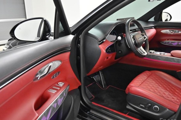 2021 Genesis GV70 с пробегом 49 831 км