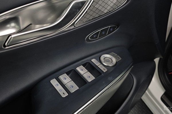 2022 Genesis GV70 с пробегом 50 358 км