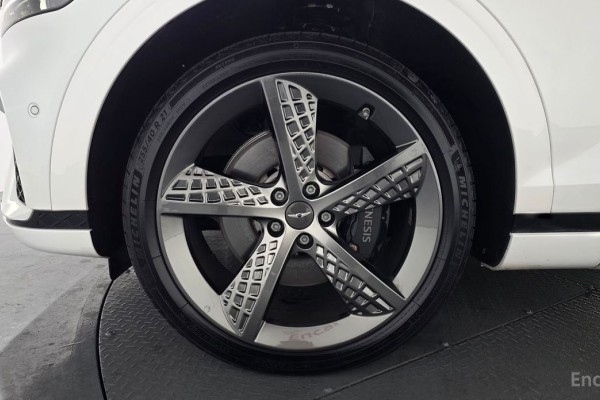 2022 Genesis GV70 с пробегом 46 647 км