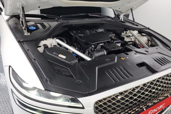 2021 Genesis GV70 с пробегом 40 465 км