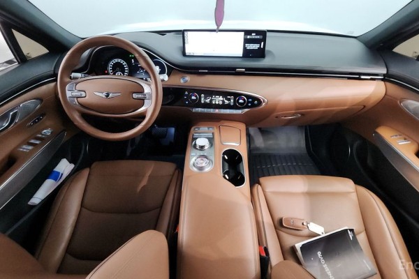 2021 Genesis GV70 с пробегом 40 465 км