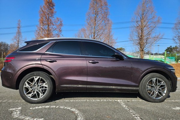 2021 Genesis GV70 с пробегом 45 650 км