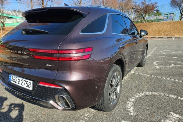 2021 Genesis GV70 с пробегом 45 650 км