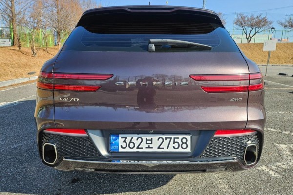 2021 Genesis GV70 с пробегом 45 650 км