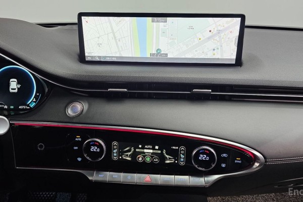 2022 Genesis GV70 с пробегом 40 751 км