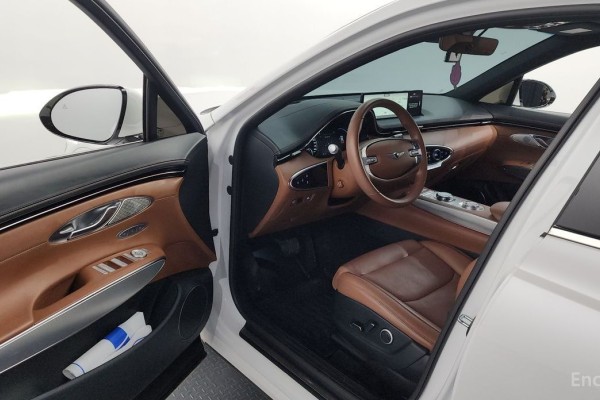 2021 Genesis GV70 с пробегом 40 465 км
