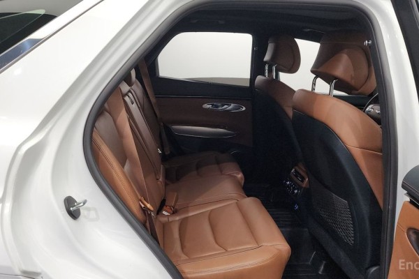 2021 Genesis GV70 с пробегом 40 465 км