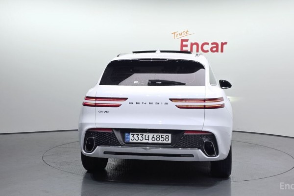 2021 Genesis GV70 с пробегом 52 649 км