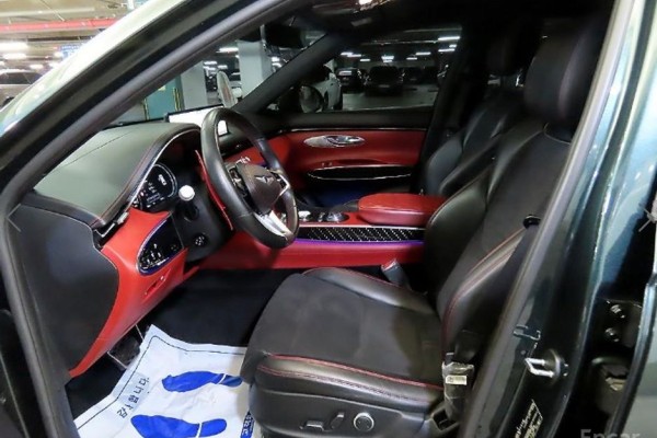 2021 Genesis GV70 с пробегом 54 818 км