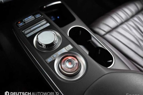 2021 Genesis GV70 с пробегом 44 738 км