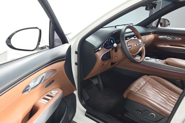 2021 Genesis GV70 с пробегом 46 152 км