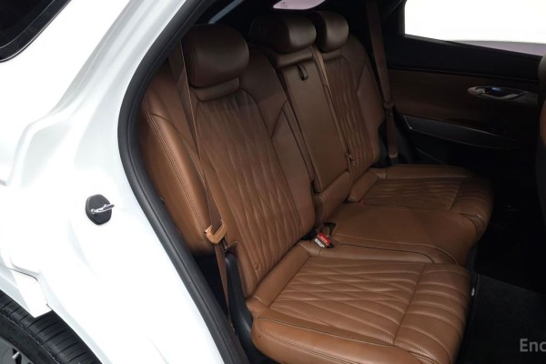 2021 Genesis GV70 с пробегом 46 152 км