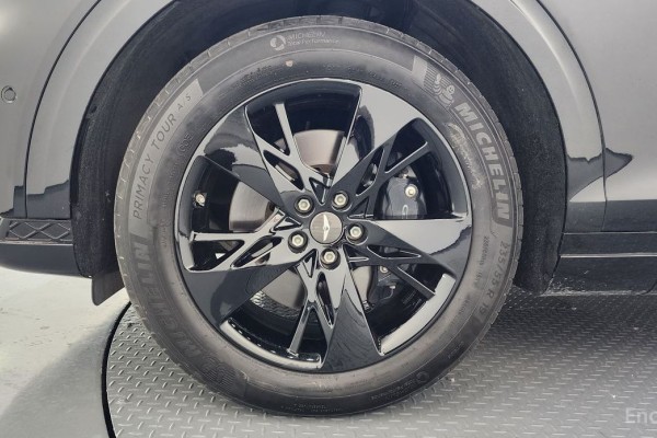 2021 Genesis GV70 с пробегом 65 144 км