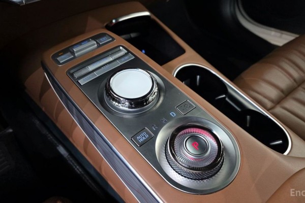 2021 Genesis GV70 с пробегом 52 649 км